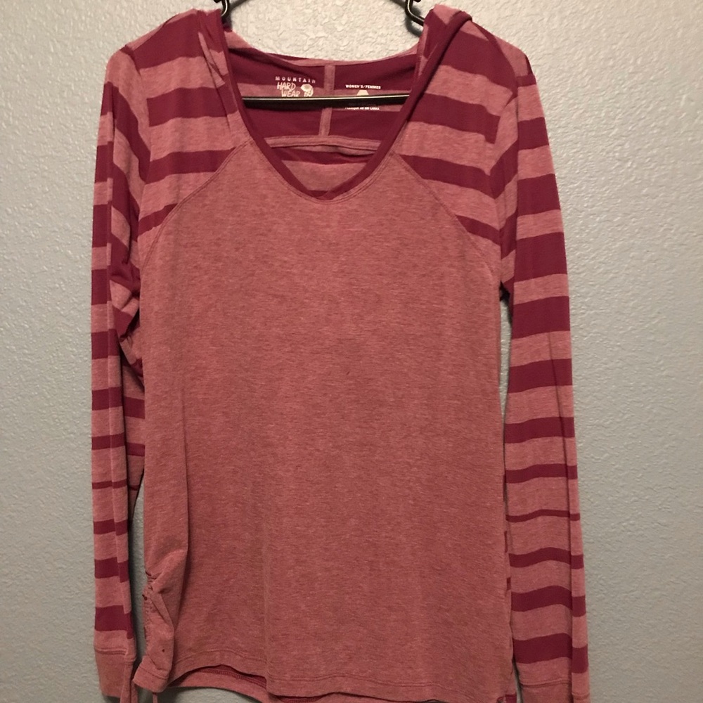 Long sleeve hooded tee